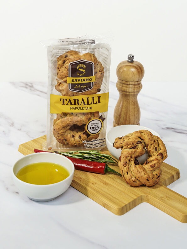 Taralli Napoletani con Sugna e Pepe - Antica Ricetta di Puglia - prodotti tipici regionali